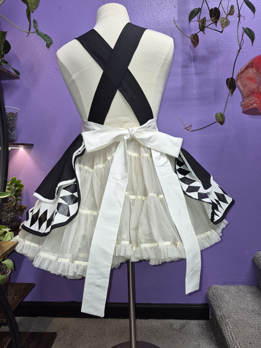 Mighty Morphin Power Rangers Black Ranger Apron - Picture 2 of 4